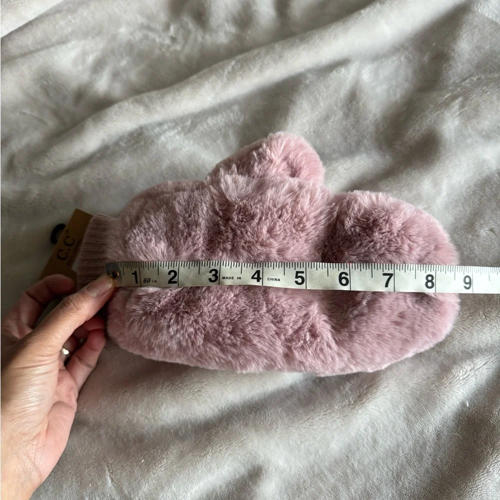 C.C Rose Knit Mittens - Picture 6 of 7